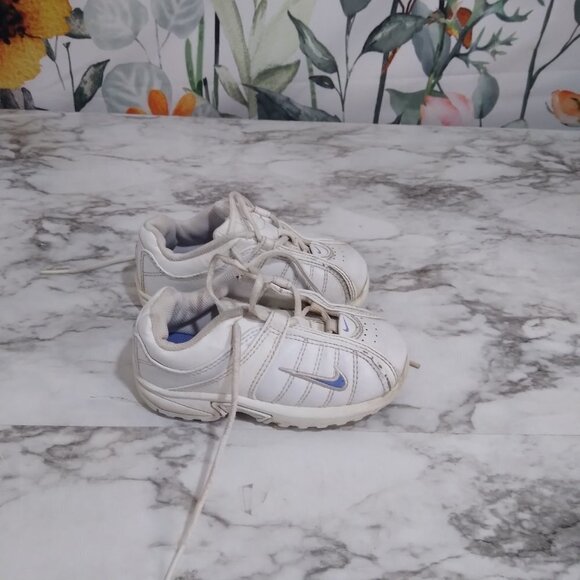 Nike White and Blue Athletic Size 8C Lace Up Toddler Shoes Kids‎ - Picture 8 of 9